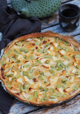 Tarte à la rhubarbe et à la pomme