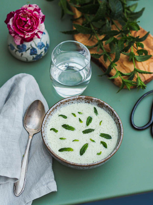 gaspacho au concombre et à la menthe